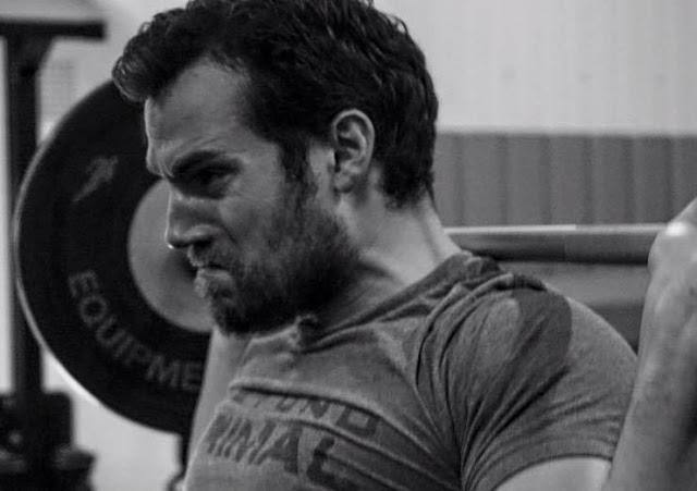 Liga da Justiça – Parte I: Henry Cavill posta foto de seu treinamento para o filme