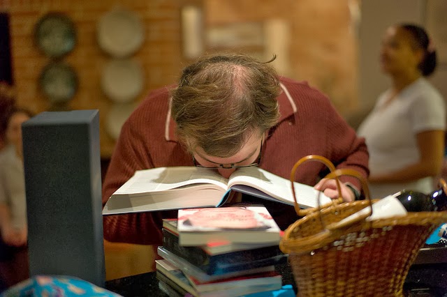 Literatura: Os cheiradores! Ou: Queimem os livros!