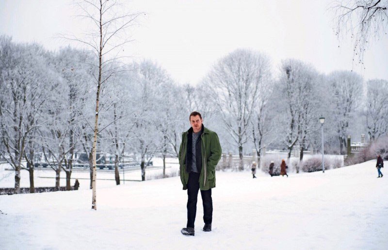 Boneco de Neve: Michael Fassbender e o escritor Jo Nesbo comentam a criação do personagem Harry Hole