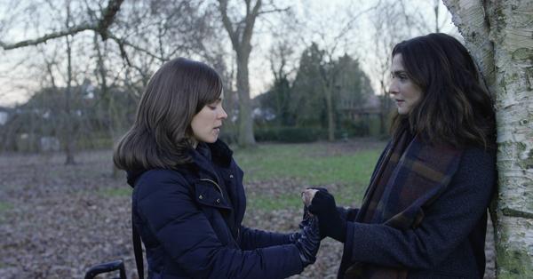 Desobediência: Sony Pictures divulga vídeo com beijo entre as protagonistas.