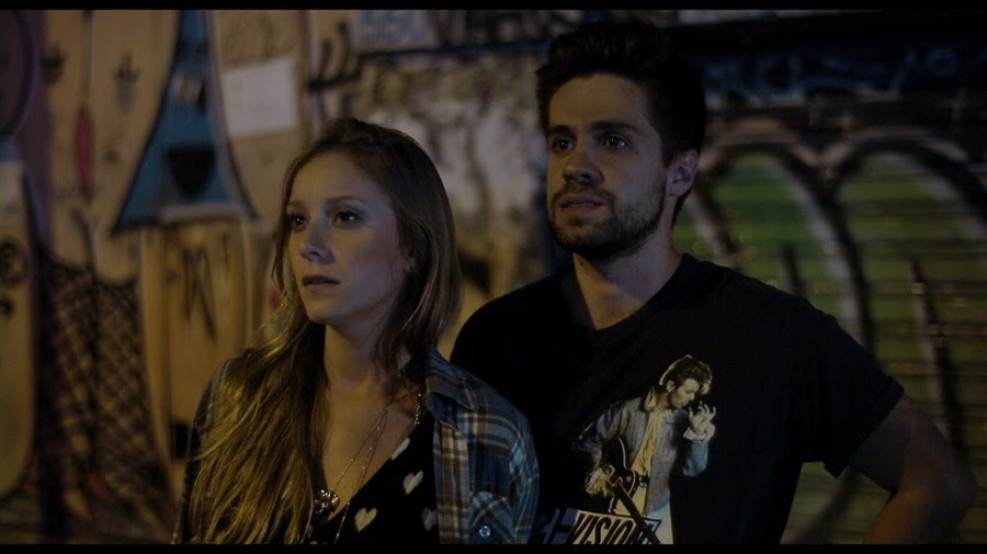 Vitrine Filmes | Dirigido por Esmir Filho e Mariana Bastos, “Alguma Coisa Assim estreia dia 26 de julho