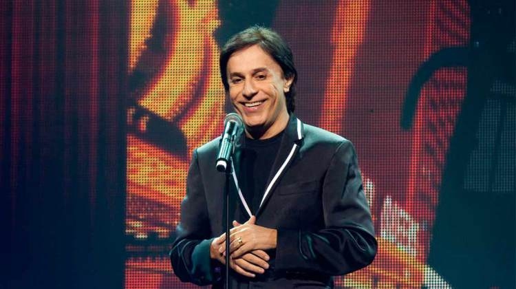 Teatro Bradesco Apresenta: Tom Cavalcante volta ao palco do Teatro Bradesco SP com “STOMDUP”
