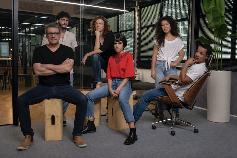 O suspense futurista “Onisciente” tem seu elenco divulgado pela Netflix