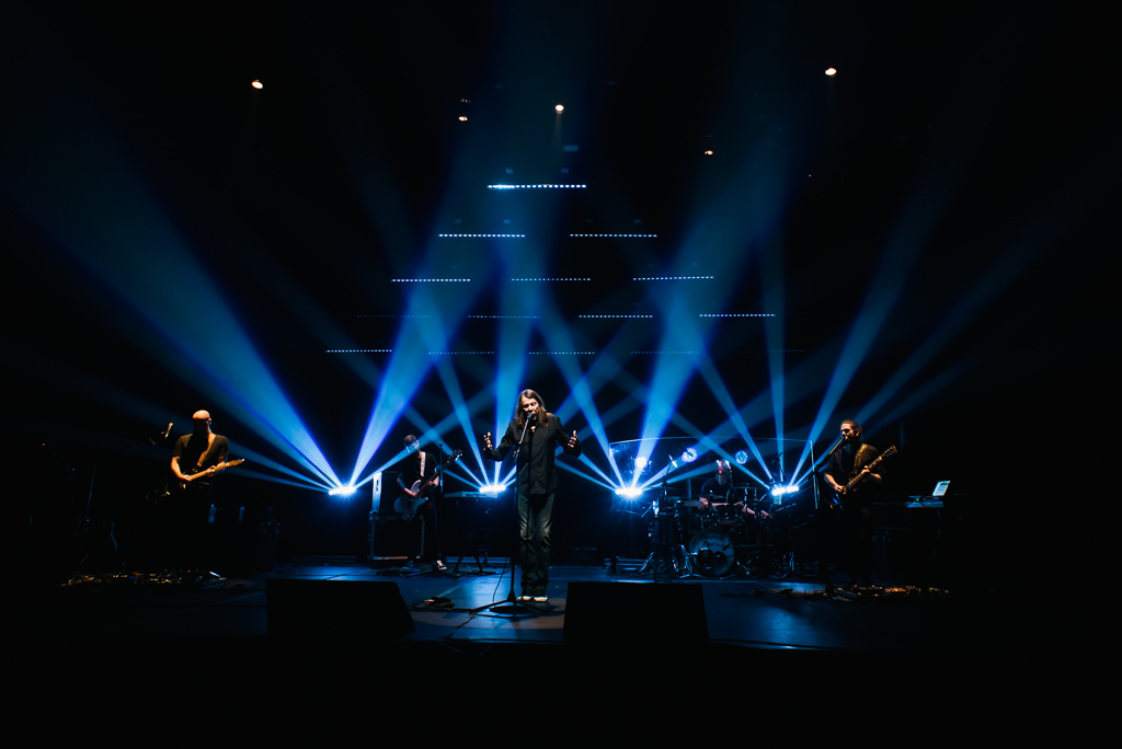 Lenine faz show voz e violão no Teatro J. Safra | 20 e 21 de setembro