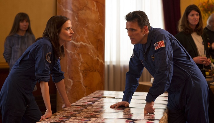 Intérprete de uma astronauta, Eva Green despede-se da filha no emotivo pôster de “A Jornada”