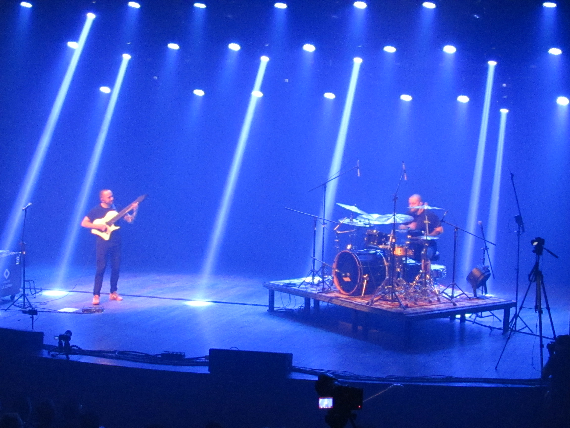 Eloy Casagrande e Hanysz em Porto Alegre com abertura do Atomic Elephant
