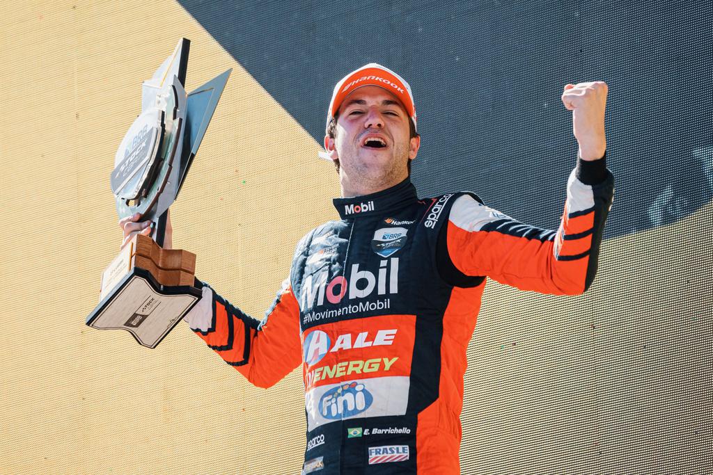 Dudu Barrichello faz boa estratégia e vence corrida 2 em Cascavel
