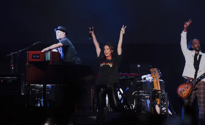 Alanis Morissette volta ao Brasil após 12 anos…