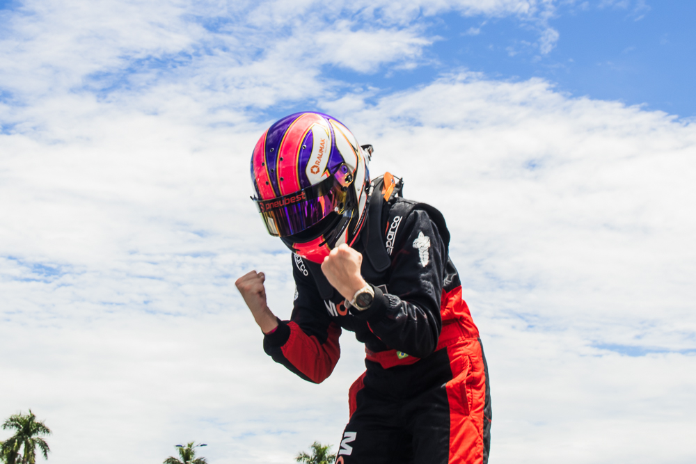 Werner Neugebauer e Antonella Bassani vencem em Goiânia na corrida 2 da Porsche Cup