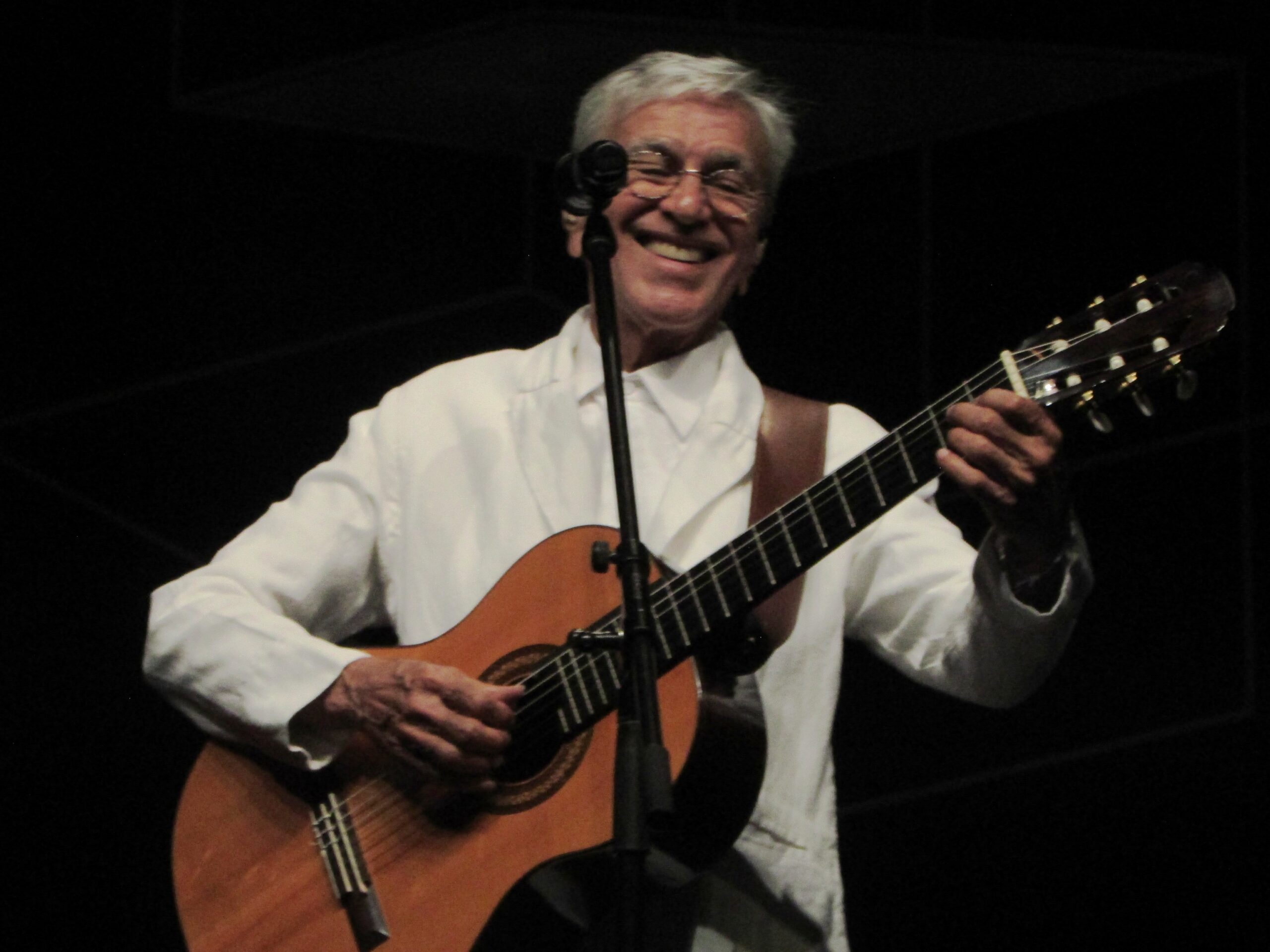 Caetano Veloso encerra turnê Meu Coco em Porto Alegre, no Auditório Araújo Vianna
