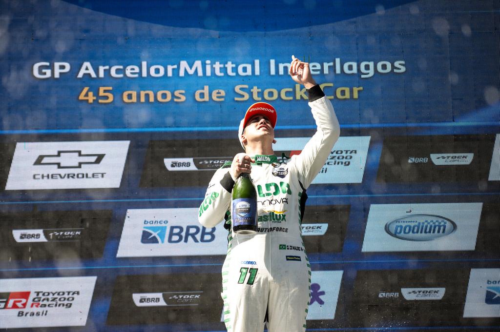 Gaetano de Mauro vence em Interlagos, na corrida que marcou os 45 anos da Stock Car