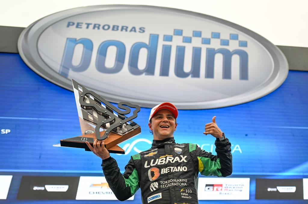 Felipe Massa vence corrida Sprint, corrida principal é cancelada