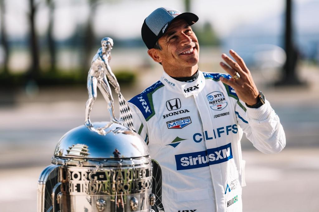 Helio Castroneves anuncia retorno às pistas brasileiras e disputará a Stock Car em 2025