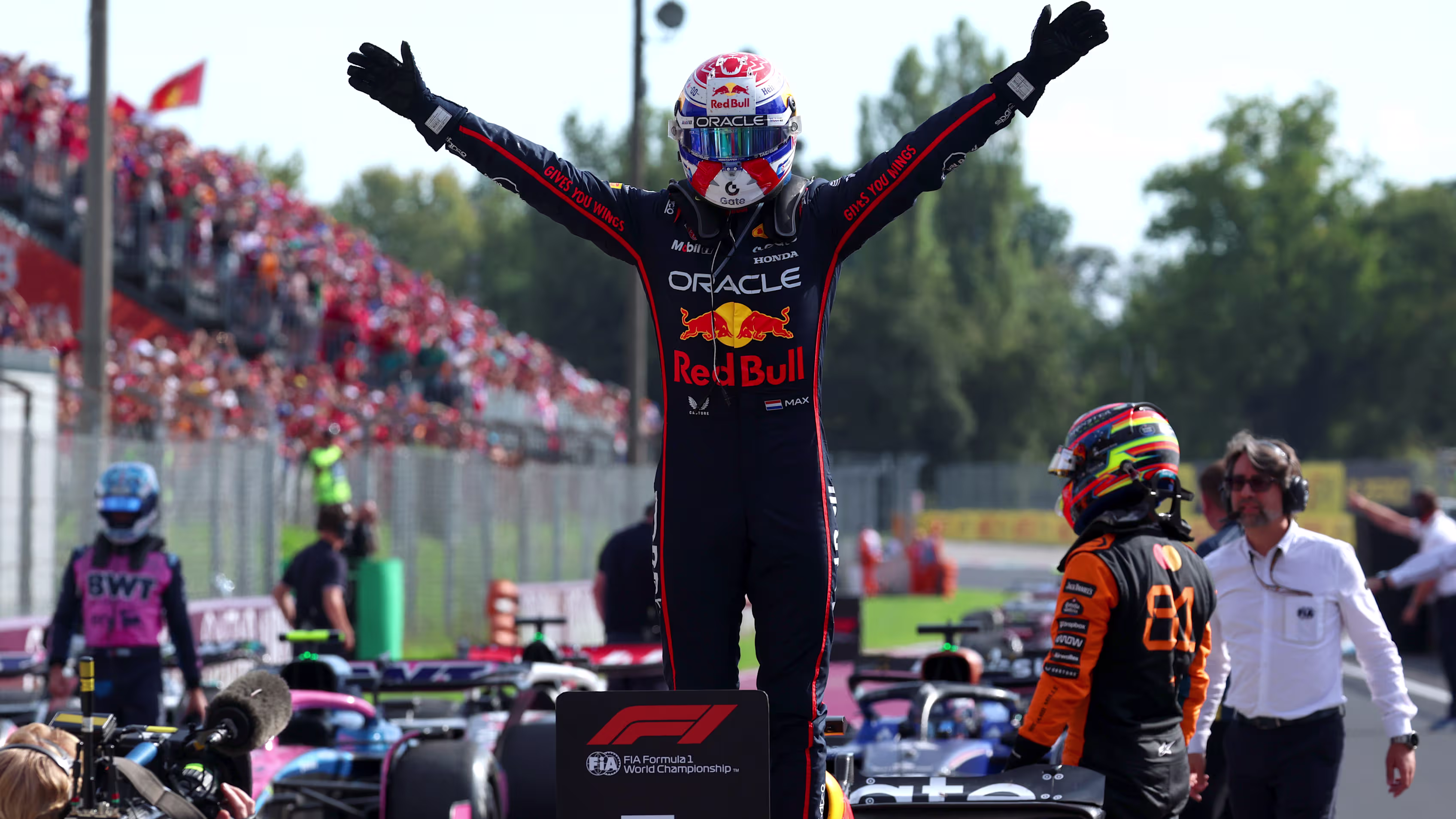 Verstappen sobra e vence em Monza superando a McLaren