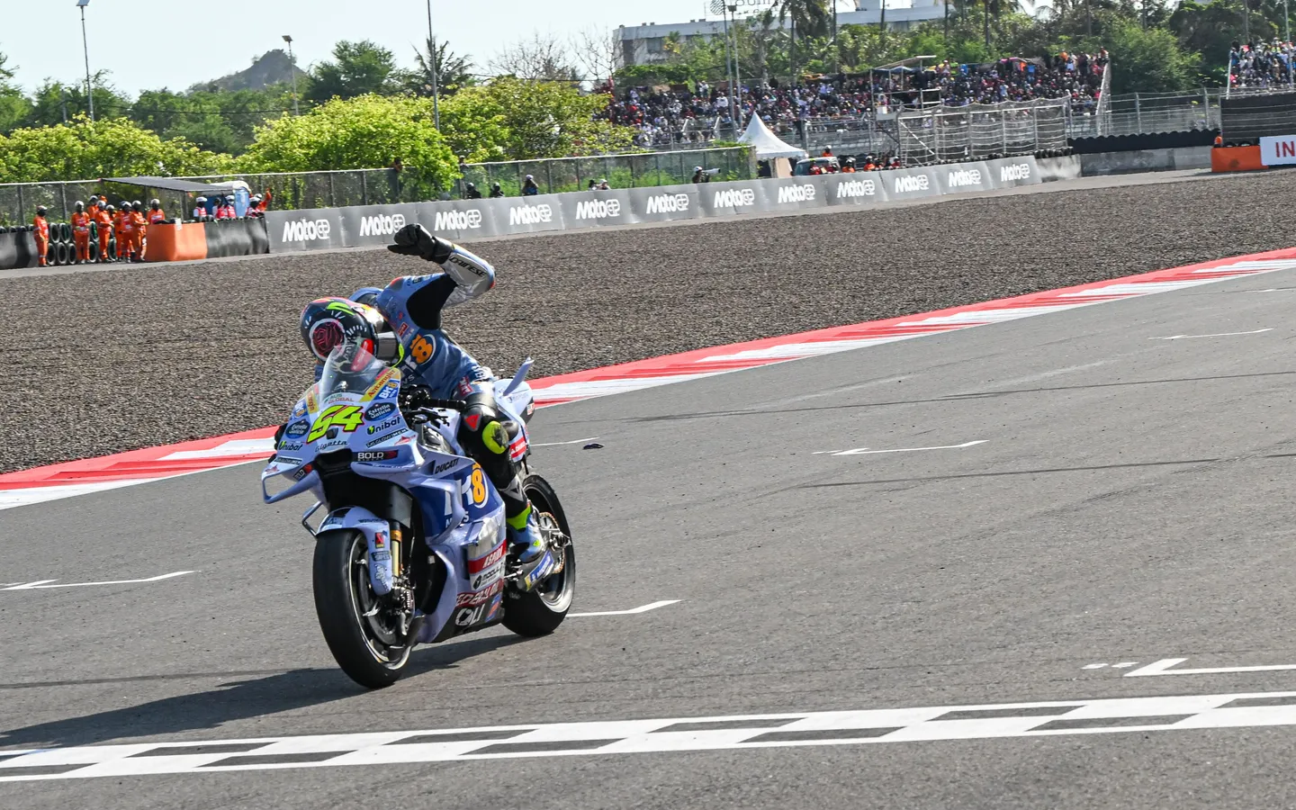 Fermin Aldeguer brilha na Indonésia após colisão entre Marc Márquez e Bezzecchi